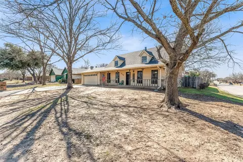 216 Brentwood St, Stephenville, TX 76401