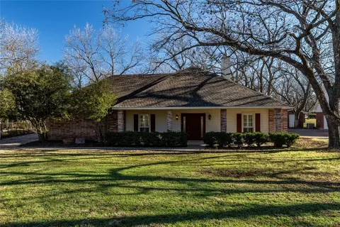 8749 S Monticello Cir, Granbury, TX 76049