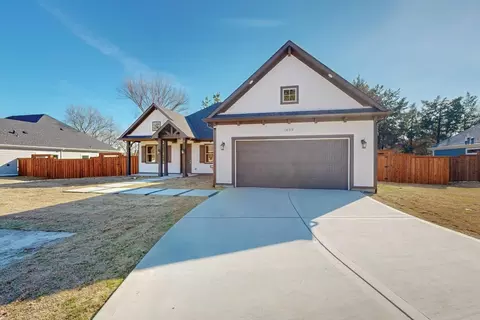 1409 Oneil St, Commerce, TX 75428 photo 2
