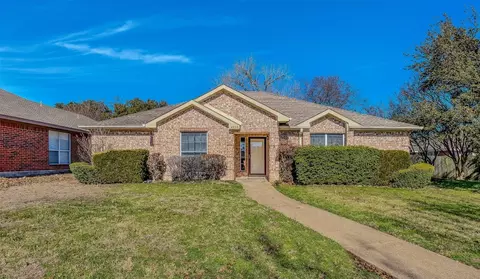 4305 Crystal Ln, Garland, TX 75043