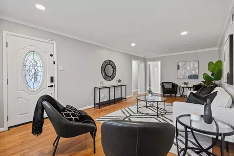 9905 E Lake Highlands Dr, Dallas, TX 75218