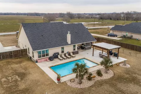 Exterior - 8848 Abner Rd, Terrell, TX 75161 photo 9 of 10