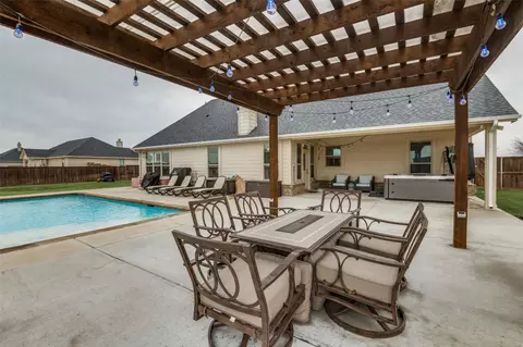 Exterior - 8848 Abner Rd, Terrell, TX 75161 photo 5 of 10