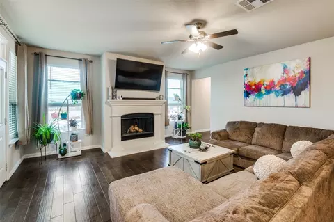 Living - 8848 Abner Rd, Terrell, TX 75161 photo 3 of 3