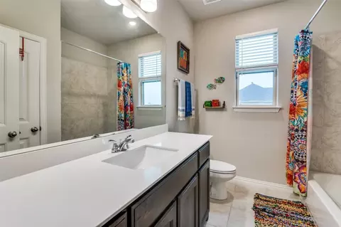 Bath - 8848 Abner Rd, Terrell, TX 75161 photo 1 of 3