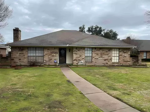 722 Wakefield Dr, Garland, TX 75040
