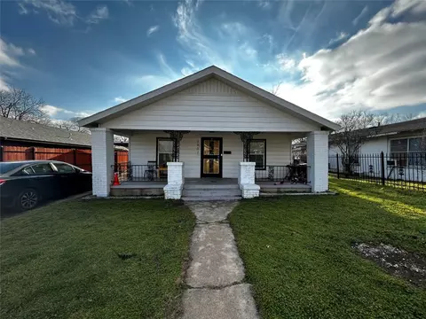 2907 25th St, Fort Worth, TX 76106