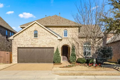720 Raunald Dr, Lewisville, TX 75056