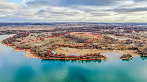 4 Twin Lakes Road, Jacksboro, TX 76458