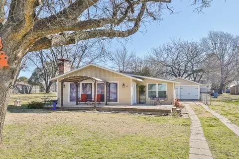 189 Ocean Dr, Gun Barrel City, TX 75156