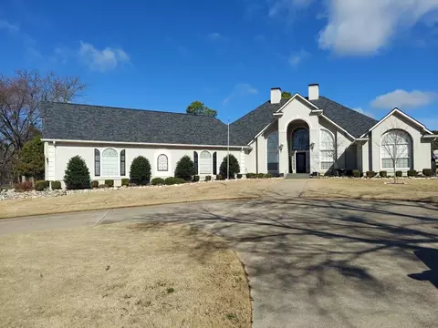118 N Kiowa Dr N, Lake Kiowa, TX 76240
