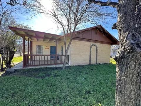 1306 Holcomb St, Brownwood, TX 76801