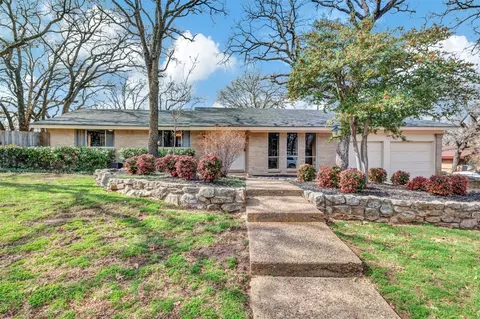 1709 Cimarron Trl, Hurst, TX 76054