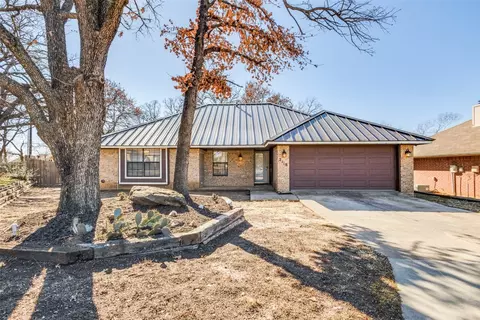 2118 Oak Tree St, Denton, TX 76209