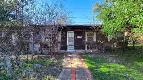 6940 Clover Leaf Dr, Brownwood, TX 76801