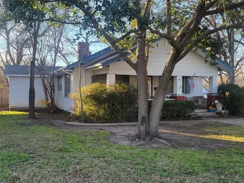 914 Plum St, Graham, TX 76450