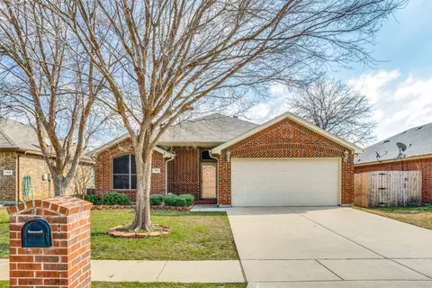 153 Bridlewood St, Azle, TX 76020