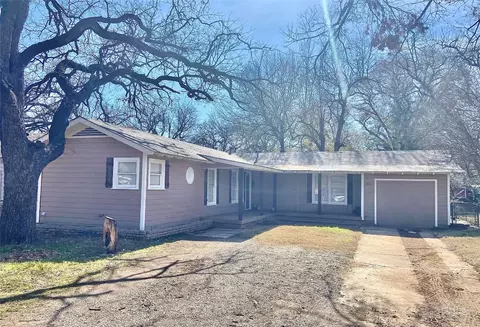 6812 Greenlee St, Fort Worth, TX 76112