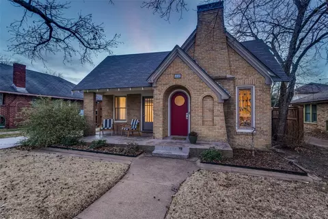 1237 S Montreal Ave, Dallas, TX 75208