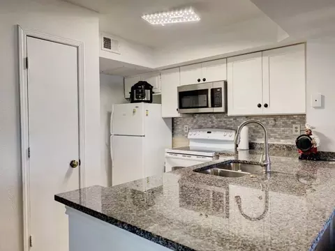 3402 Country Club Dr W #152, Irving, TX 75038