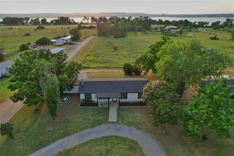 601 Clover Ln, Graford, TX 76449