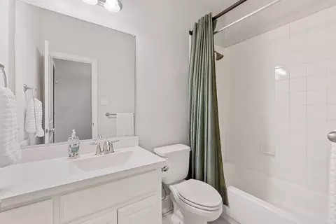 Bath - 1213 9th St, Argyle, TX 76226 photo 1 of 4