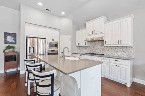 Kitchen - 1213 9th St, Argyle, TX 76226 photo 2 of 4
