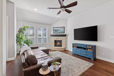 Living - 1213 9th St, Argyle, TX 76226 photo 2 of 4