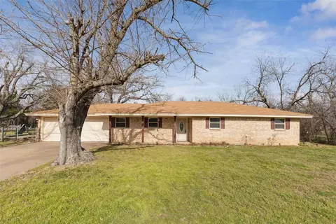 311 E Wilbarger St, Bowie, TX 76230