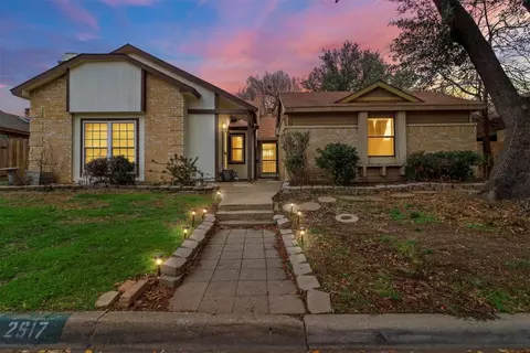 2517 Sunflower Dr, Arlington, TX 76014