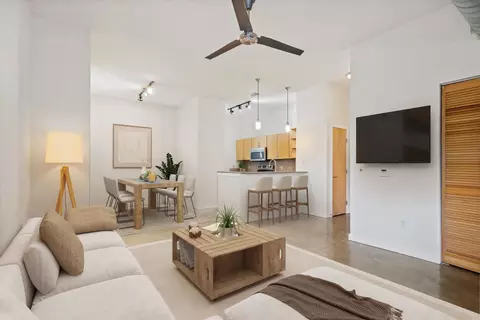 201 W Lancaster Ave #213, Fort Worth, TX 76102