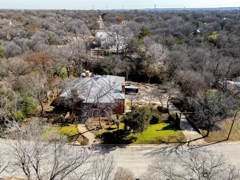 1944 Bluebird Ave, Fort Worth, TX 76111