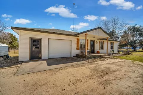 714 Barnes Rd, Cleburne, TX 76031 photo 2