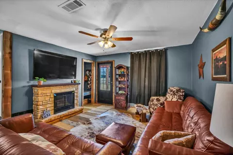 714 Barnes Rd, Cleburne, TX 76031 photo 6