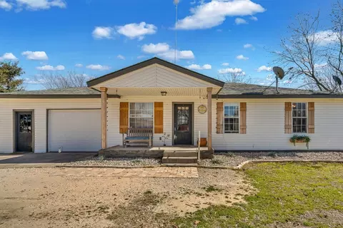 714 Barnes Rd, Cleburne, TX 76031