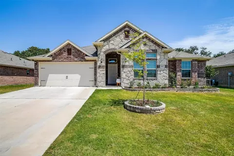 1412 Glade Meadows Dr, Joshua, TX 76058