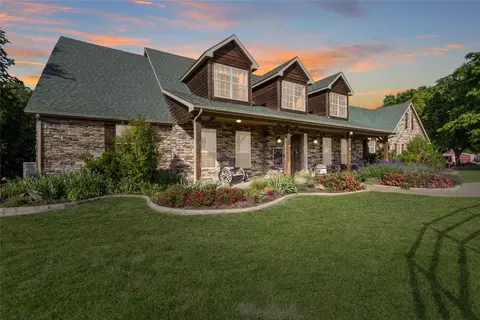 735 Oxford Crossing Rd, Van Alstyne, TX 75495