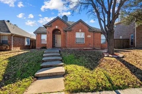 2017 Reddenson Dr, Carrollton, TX 75010