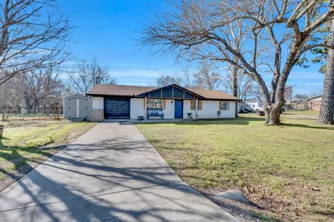 6204 Creek Crossing Rd, Alvarado, TX 76009