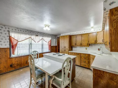 658 S Loop Dr, Cedar Hill, TX 75104 photo 6