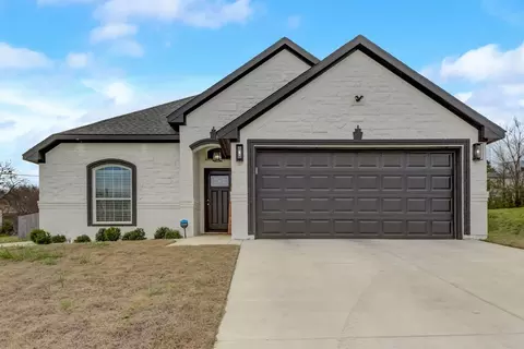 8313 Gibbs Dr, White Settlement, TX 76108