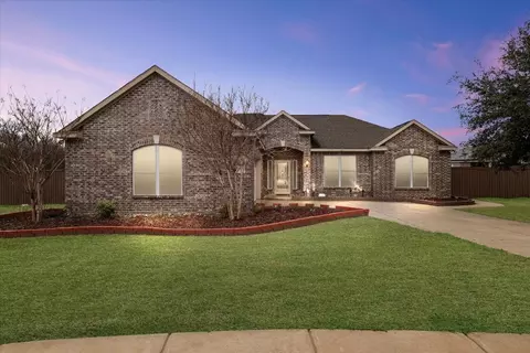 504 Ivy Ct, Red Oak, TX 75154