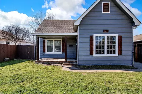 2719 26th St, Fort Worth, TX 76106