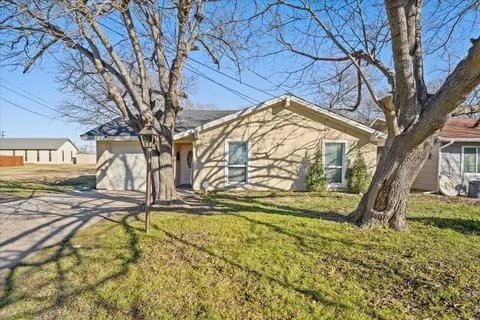 1822 Spikes St, Grand Prairie, TX 75051