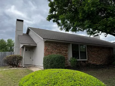 305-307 Bryant Ln, Cedar Hill, TX 75104