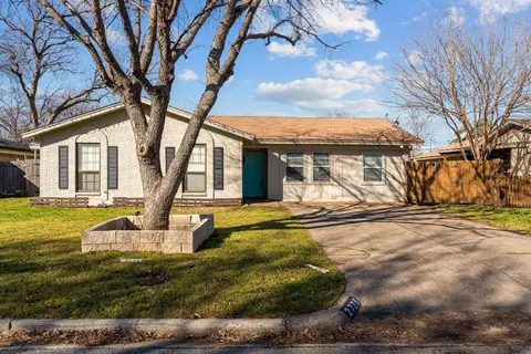 2729 Birch Park Dr, Richland Hills, TX 76118