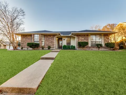 2001 Jessie Pl, Edgecliff Village, TX 76134