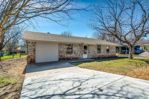 712 Dalton St, Weatherford, TX 76086