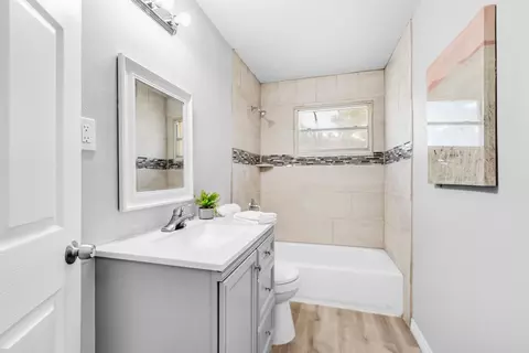 652 Pine St, Hurst, TX 76053 photo 17