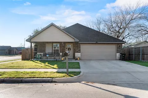 2528 Wills Point Ct, Fort Worth, TX 76105